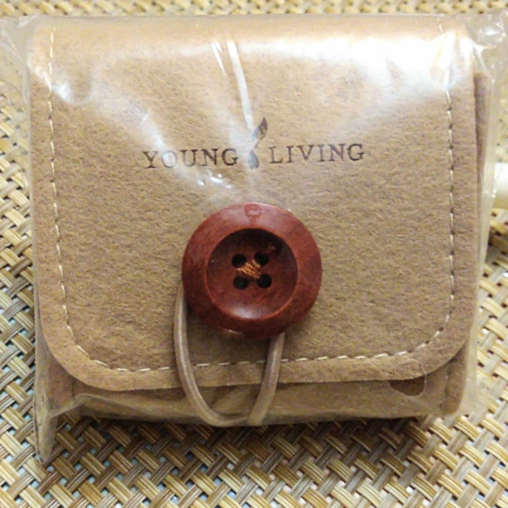 💧 Young Living Button Oil Pouch